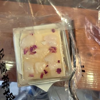 Jinsee Bakery - Lychee rose - Desserts Near Me - Queens, New York Jinsee Bakery - Lychee rose - Desserts Near Me - Queens, New York