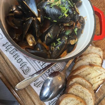 Taverna - Mussels alla Diavola - Large - Italian Near Me - Austin, Texas Taverna - Mussels alla Diavola - Large - Italian Near Me - Austin, Texas