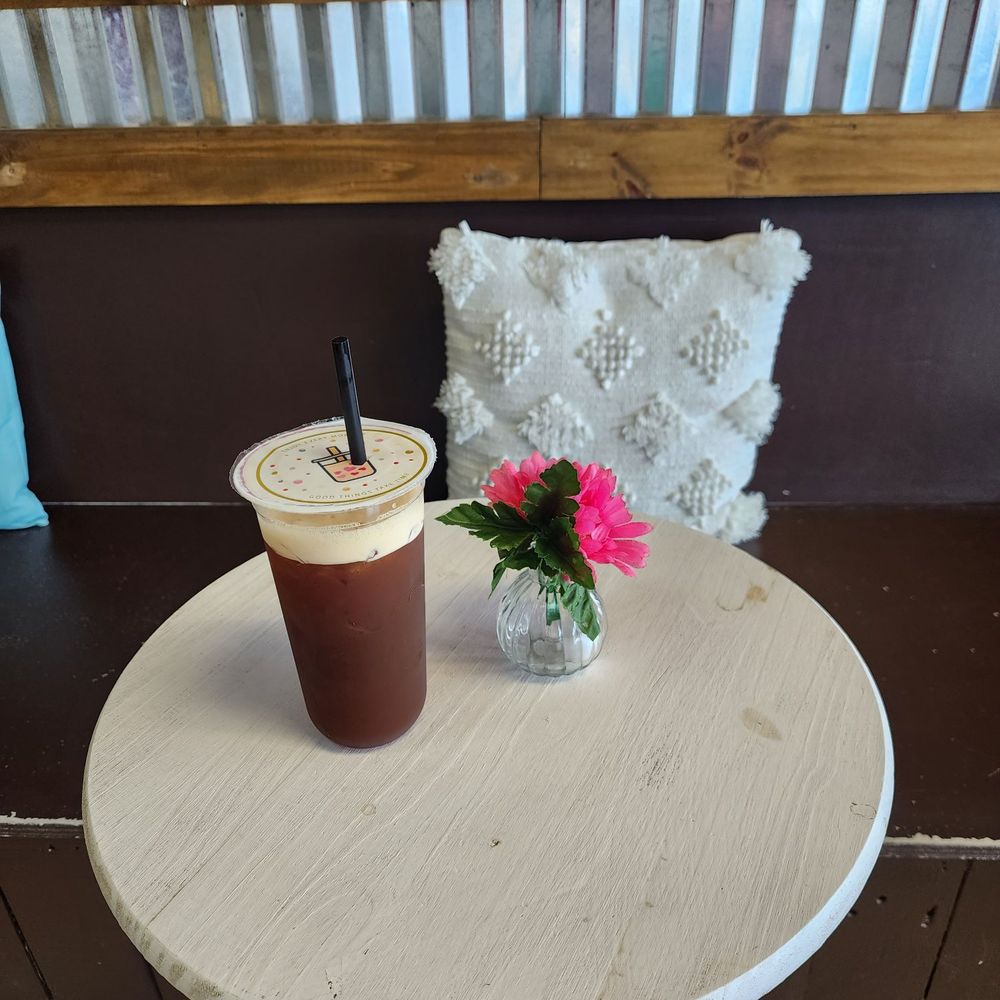 Nomnom Boba Tea - Peach iced tea and decor - Bubble Tea Near Me - Jacksonville, Florida Nomnom Boba Tea - Peach iced tea and decor - Bubble Tea Near Me - Jacksonville, Florida