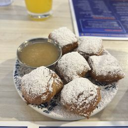 Seasonal beignets (apple cinnamon)