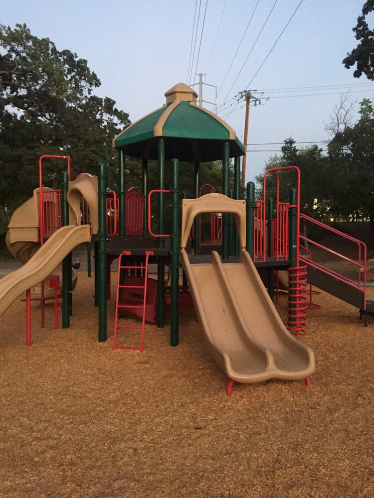 Oak Hill Playlot Logo