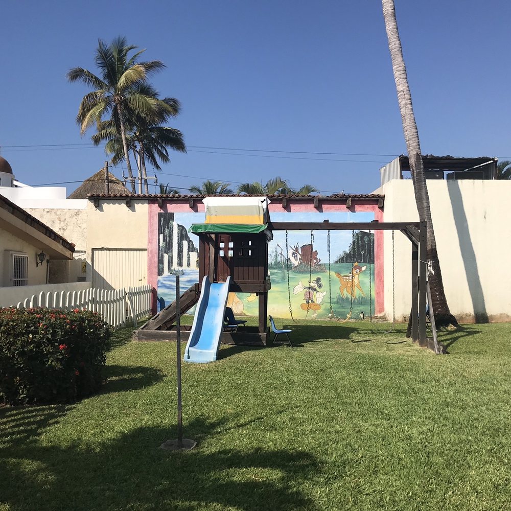 Cabo Blanco Hotel y Marina - Kid friendly. One wading pool for kids. - Cihuatlan, JAL