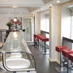 Hot Inn - The Lounge at Hot Inn