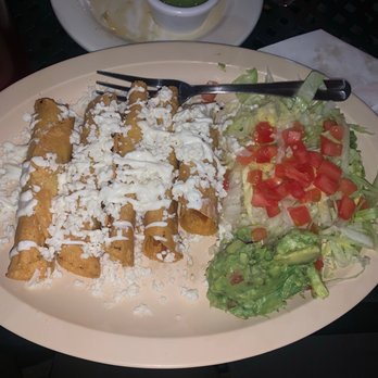 Los Carboncitos - Little chicken taquitos - delicious - Tacos Near Me - Denver, Colorado Los Carboncitos - Little chicken taquitos - delicious - Tacos Near Me - Denver, Colorado