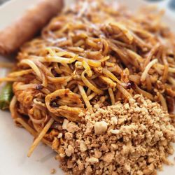 Thai E-San Fayetteville  - Chicken Pad Thai lunch