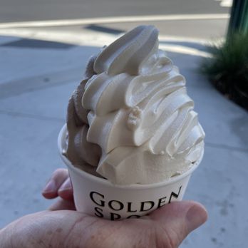 Golden Spoon - Half Cookies & Cream (Medium) and Half Peanut Butter (Medium) - Ice Cream & Frozen Yogurt Near Me - Corona Del Mar, California