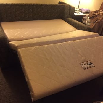 Hilton Phoenix Tapatio Cliffs Resort - Broken bed with no sheets - Hotels Near Me - Phoenix, Arizona