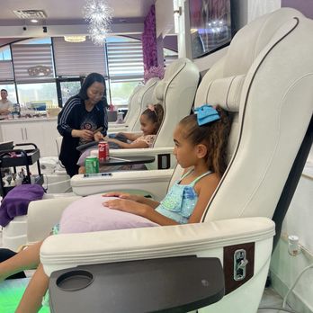 Lavender Nail Bar - Kids Mani & Pedi - Nail Salons Near Me - Plano, Texas Lavender Nail Bar - Kids Mani & Pedi - Nail Salons Near Me - Plano, Texas