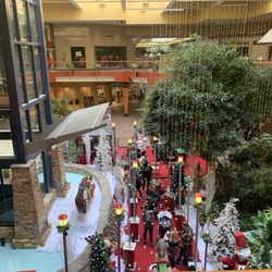 Valley West Mall - Santa at Valley West Mall