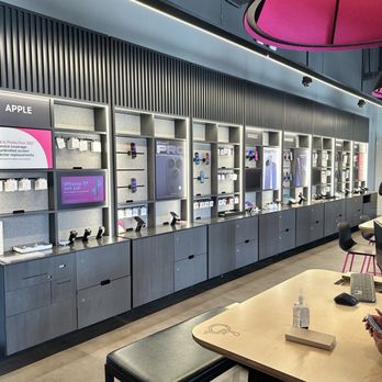 T-Mobile Experience Store - Mobile Phones Near Me - Stockton, California T-Mobile Experience Store - Mobile Phones Near Me - Stockton, California