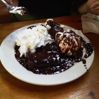 Flatbread Company - Awesome brownie dessert! - Pizza Near Me - Paia, Hawaii