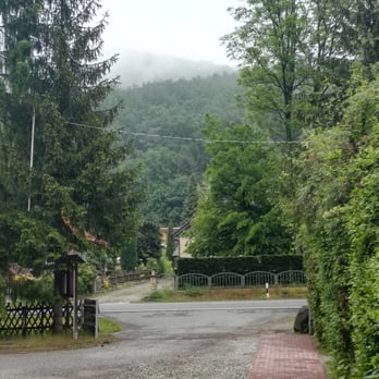Harzpension Mann - Blick vor der Pension Richtung Straße - German Near Me - Wernigerode, ST