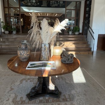 Emeline - Hotel lobby - Hotels Near Me - Charleston, South Carolina