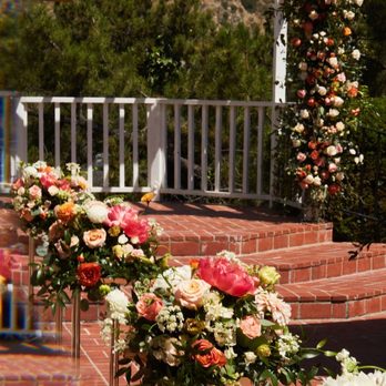 Eighth Street Florist - Ceremony arch and aisle flowers - Florists Near Me - Los Angeles, California Eighth Street Florist - Ceremony arch and aisle flowers - Florists Near Me - Los Angeles, California