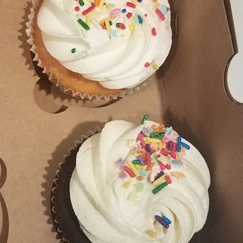 Treat Cupcake Bar - two cupcakes in a box - Bakeries Near Me - Needham, Massachusetts Treat Cupcake Bar - two cupcakes in a box - Bakeries Near Me - Needham, Massachusetts