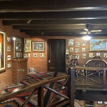 El Rancho Hotel - Upstairs - Hotels Near Me - Gallup, New Mexico El Rancho Hotel - Upstairs - Hotels Near Me - Gallup, New Mexico