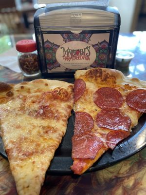 Martolli's Hand Tossed Pizza by null
