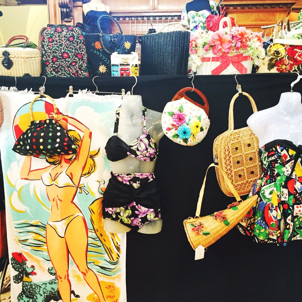 Frock Me Vintage Fair - Love this display - Used, Vintage & Consignment Near Me - London, XGL