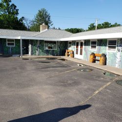 Bigfoot Hideaway Motel - Motel