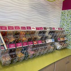 Menchies Frozen Yogurt
