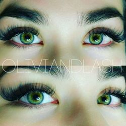 Olivia & Lash - Greeneyed beauty!