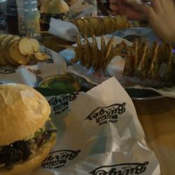 Motor Burger - Até as 20hrs, compra o sanduíche e ganha a batata!