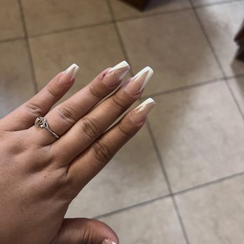 Chrome Nails Bar - Nail Salons Near Me - Lynwood, California