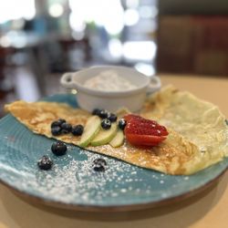 Samaria Cafe - Plain crepes with fresh fruits
