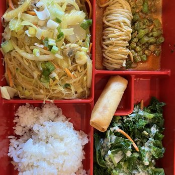 Trendy Vegan - Singapore noodle bento box - Vegan Near Me - Houston, Texas Trendy Vegan - Singapore noodle bento box - Vegan Near Me - Houston, Texas