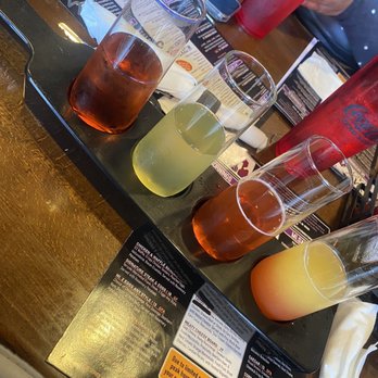Mi Mosa - Flight of 4 Flavors w/  Cranberry Lemonade Mimosa, Blushing Mimosa,  Mango Mimosa, Raspberry Infusion - Breakfast & Brunch Near Me - Farmington, Michigan