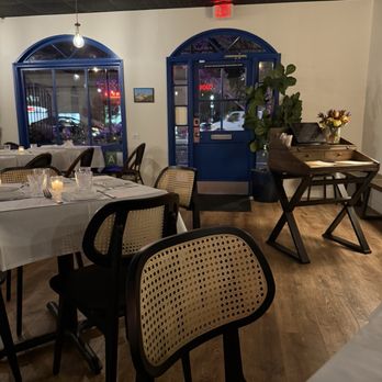 Deux Bistro - French Near Me - Woodland Hills, California