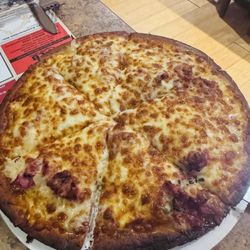 State Line Pizza - Ruben Reuben Pizza with gluten free crust. So good