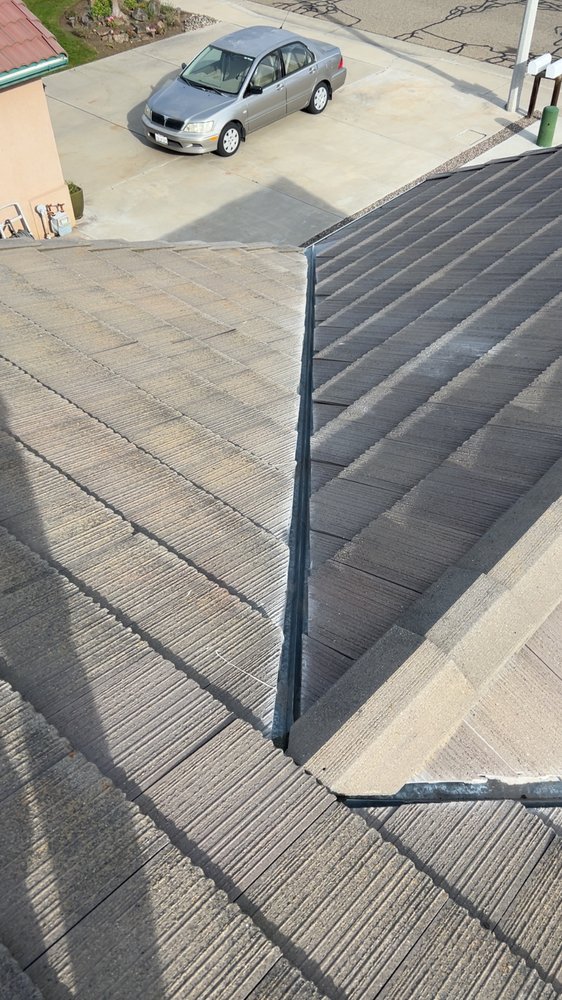 Slide of Jacobo Roofing