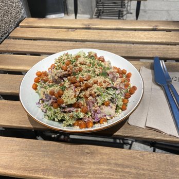 Bunny's Deli - Kale caesar - Vegan Near Me - Madrid, M