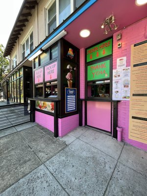 Ice ‘n Slice by null