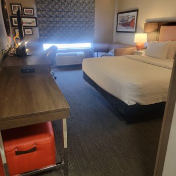 Hampton Inn Phoenix-Airport North - Bedroom area - Hotels Near Me - Phoenix, Arizona