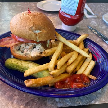 Stars On Hingham Harbor - Chicken salad, applewood bacon sandwich, GLUTEN FREE FRIES!!!! - Seafood Near Me - Hingham, Massachusetts