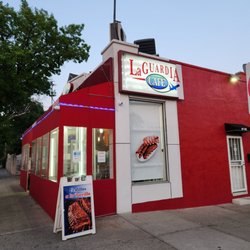 LaGuardia Cafe - Store front