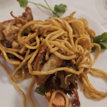 Hak Heang Restaurant - Lobster w/ garlic noodles - Cambodian Near Me - Long Beach, California Hak Heang Restaurant - Lobster w/ garlic noodles - Cambodian Near Me - Long Beach, California