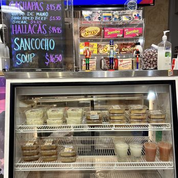 Arepa Venezuelan Kitchen - Bellevue - Interior - Empanadas Near Me - Bellevue, Washington