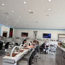 Fontainebleau Nail Salon And Spa