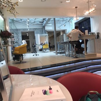Frank Provost - Gorgeous salon - Hair Salons Near Me - Prague, Puerto Rico