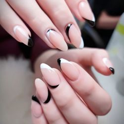 Mickey Nails - French