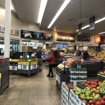 Hy-Vee - Grocery Near Me - Peru, Illinois