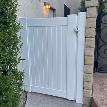 Vinyl Professionals - New gate - Fences & Gates Near Me - Valencia, California