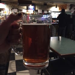 Throttles Sports Bar & Grill - Ice cold après ski beer hits the spot!