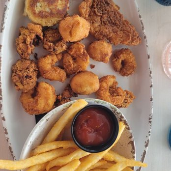 Wicked Tuna - Fried seafood platter - New American Near Me - Myrtle Beach, South Carolina Wicked Tuna - Fried seafood platter - New American Near Me - Myrtle Beach, South Carolina