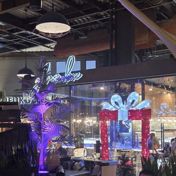 Glass Box - Glass Box Decorated for Christmas - Seafood Near Me - San Diego, California