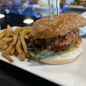 The Halal Steakhouse - Spicy Chicken Zinger Burger - Barbeque Near Me - Hanover Park, Illinois