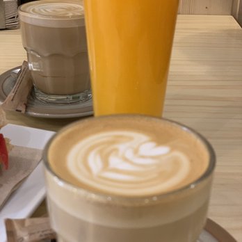 Minuit - Amazing latte and OJ - Coffee & Tea Near Me - Granada, GR